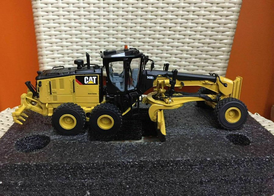 Motoniveladora  14M Escala 1:50 (Modelo Descontinuado)