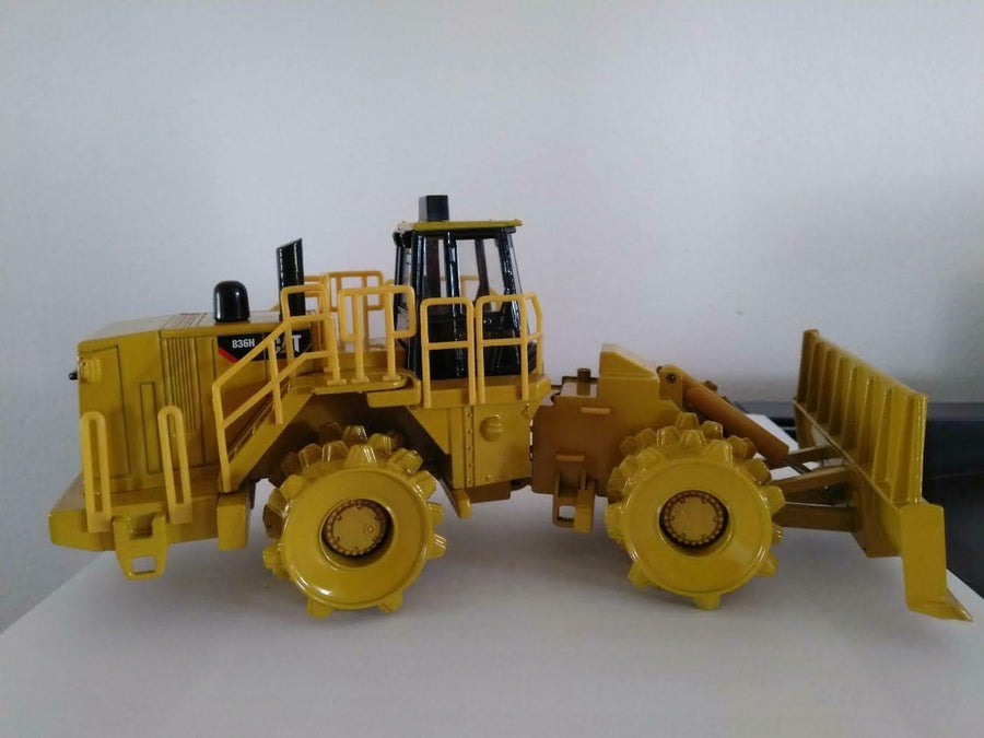 Rodillo Compactador  836H Escala 1:50
