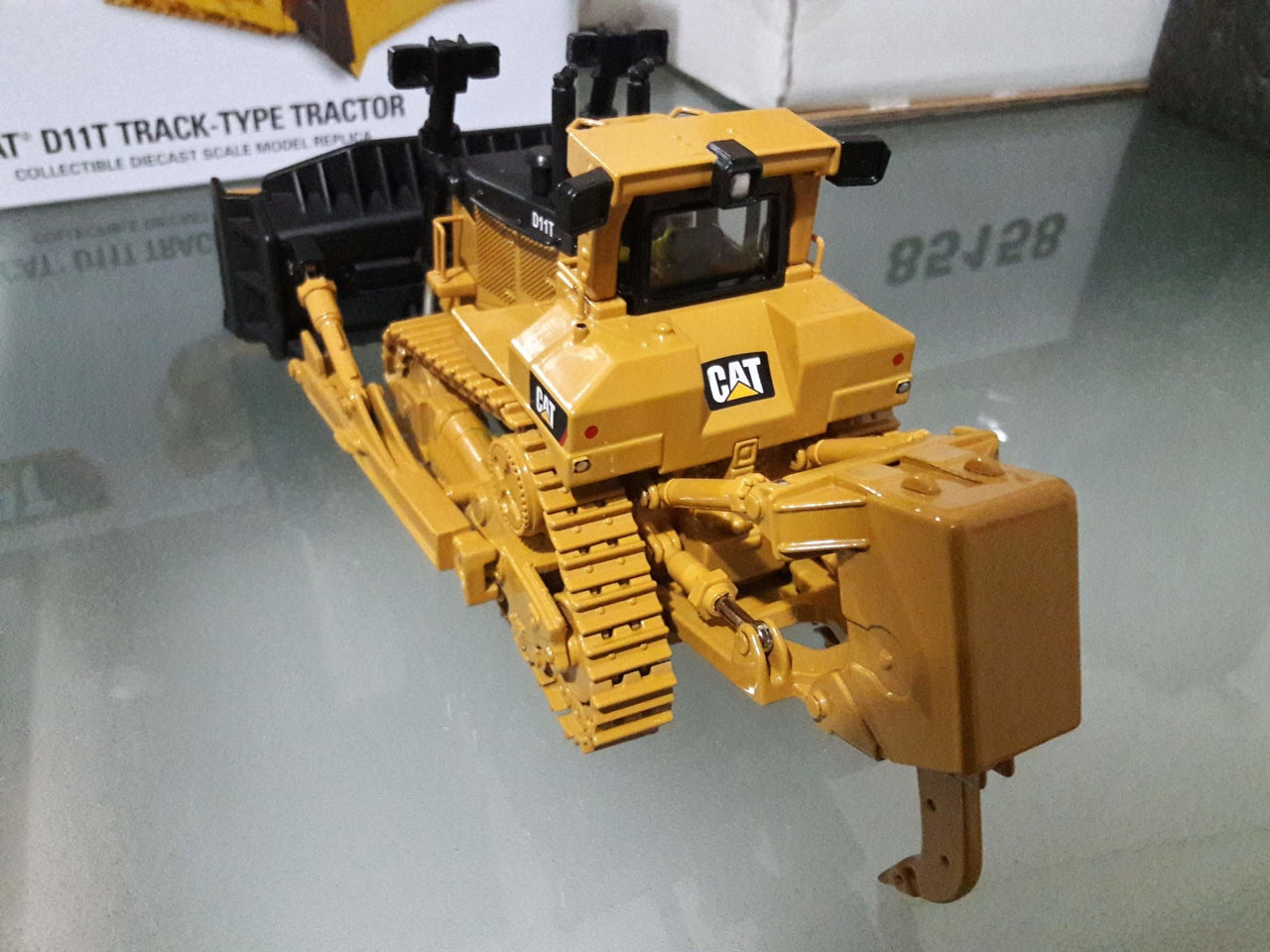 85212 Tractor De Orugas Cat D11T Escala 1:50