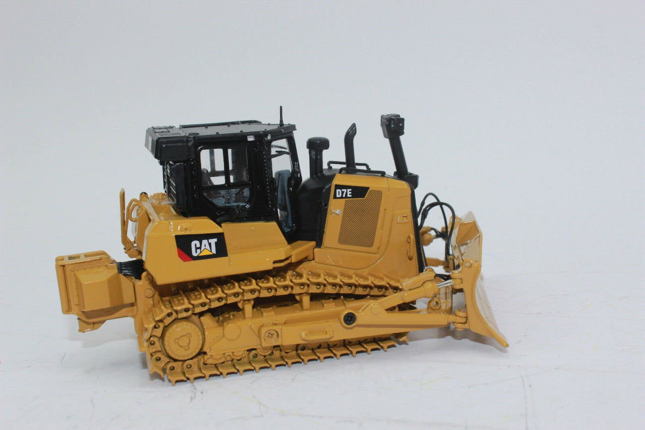D7E Crawler Tractor 1:50 Scale