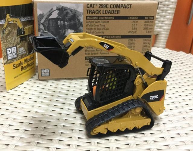 85226C Minicargador Con Cadenas Cat 299C Escala 1:32