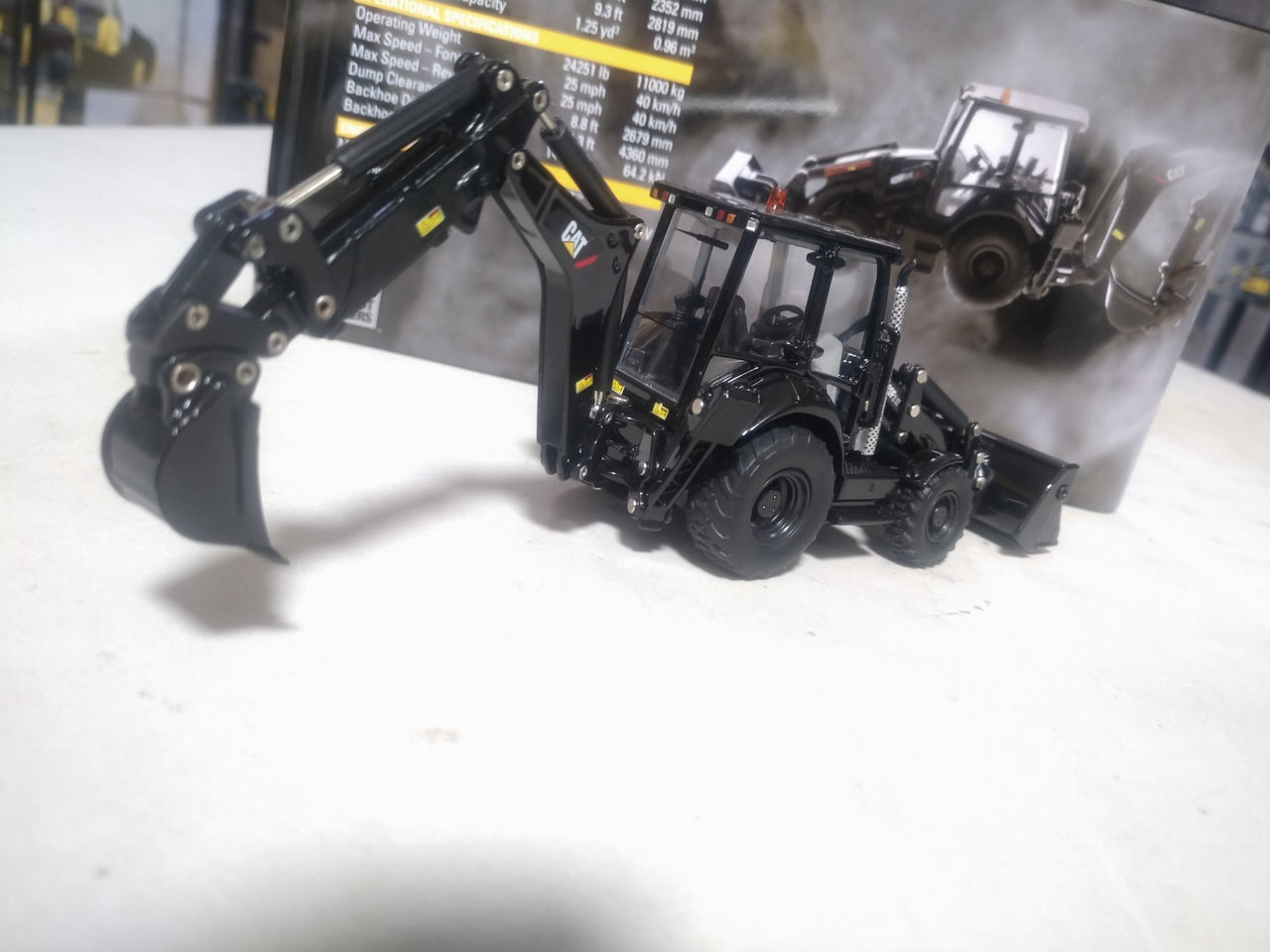Retroexcavadora  420F2 IT Escala 1:50 Edición Especial Limitada