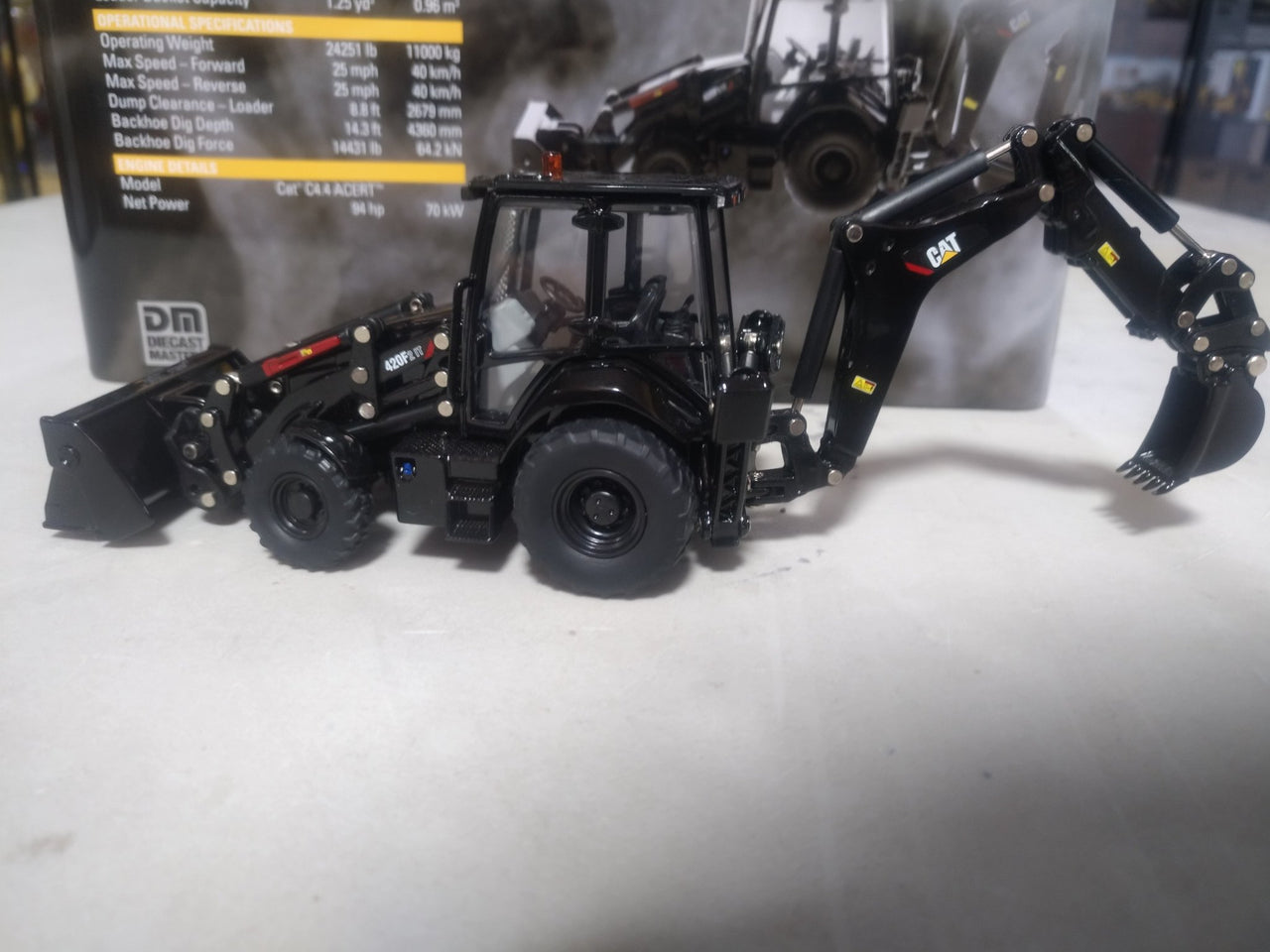 Retroexcavadora  420F2 IT Escala 1:50 Edición Especial Limitada