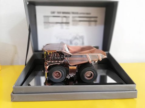 Camión Minero Caterpillar 797F Escala 1:125 Bañado En Cobre (Modelo Descontinuado)