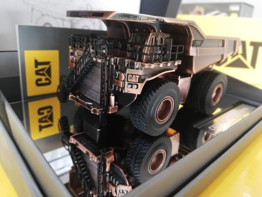 Camión Minero Caterpillar 797F Escala 1:125 Bañado En Cobre (Modelo Descontinuado)