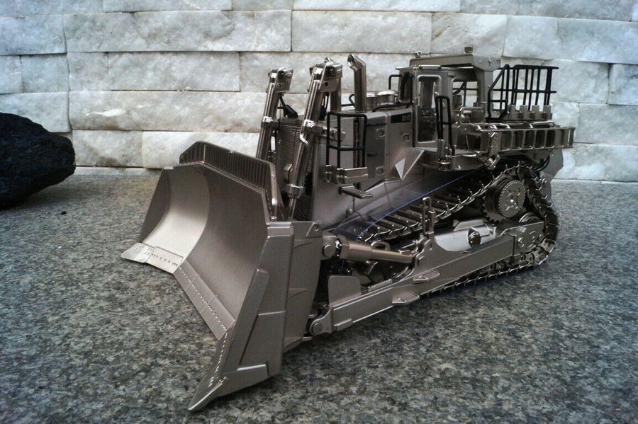 Tractor de Orugas  D11T Escala 1:50 Matte Silver Finish