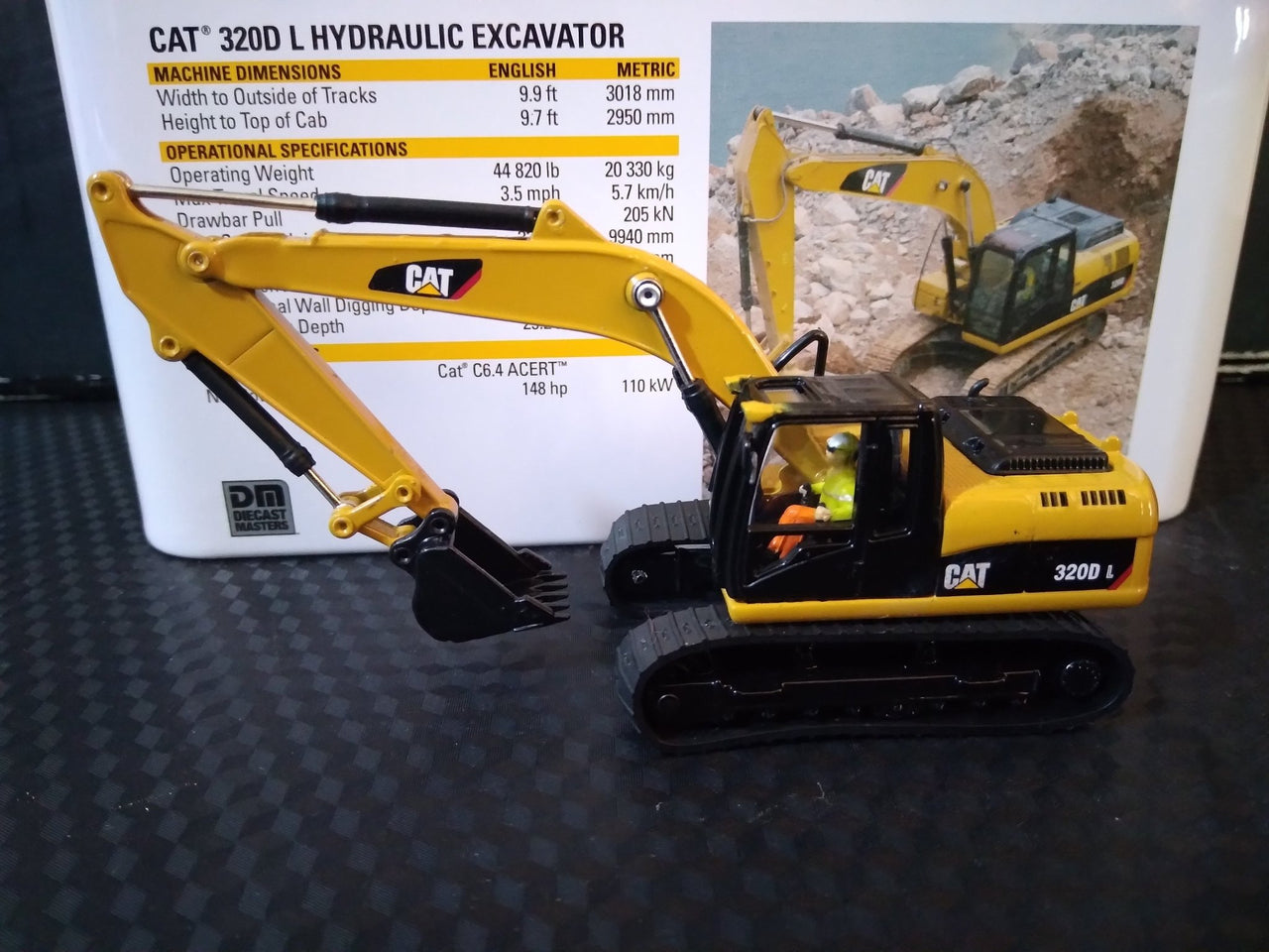 Excavadora De Orugas  320DL Escala 1:87