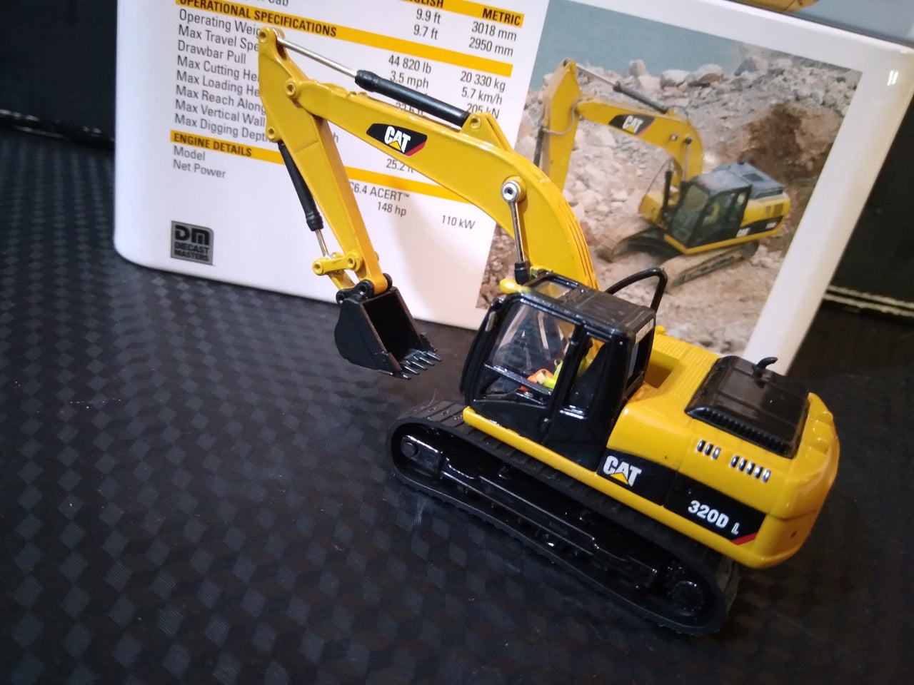 Excavadora De Orugas  320DL Escala 1:87
