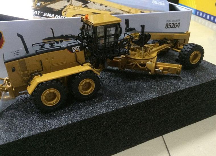 85264 Motoniveladora Cat 24M Escala 1:50