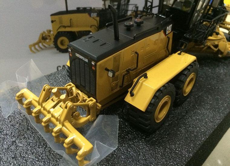 85264 Motoniveladora Cat 24M Escala 1:50