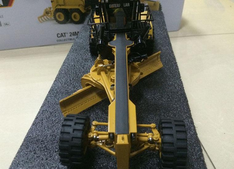 85264 Motoniveladora Cat 24M Escala 1:50