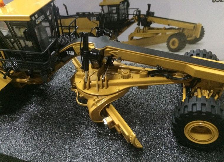 85264 Motoniveladora Cat 24M Escala 1:50