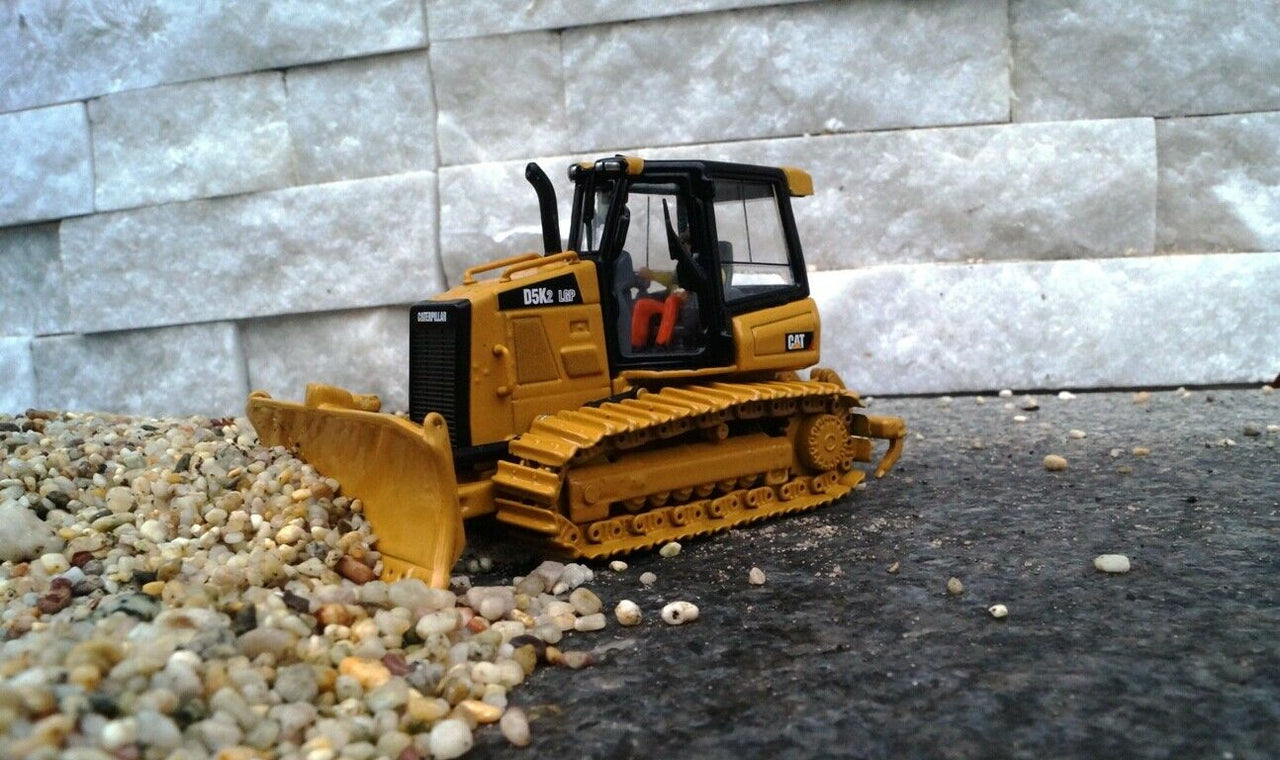 Tractor De Orugas  D5K2 LGP Escala 1:50 (Modelo Descontinuado)