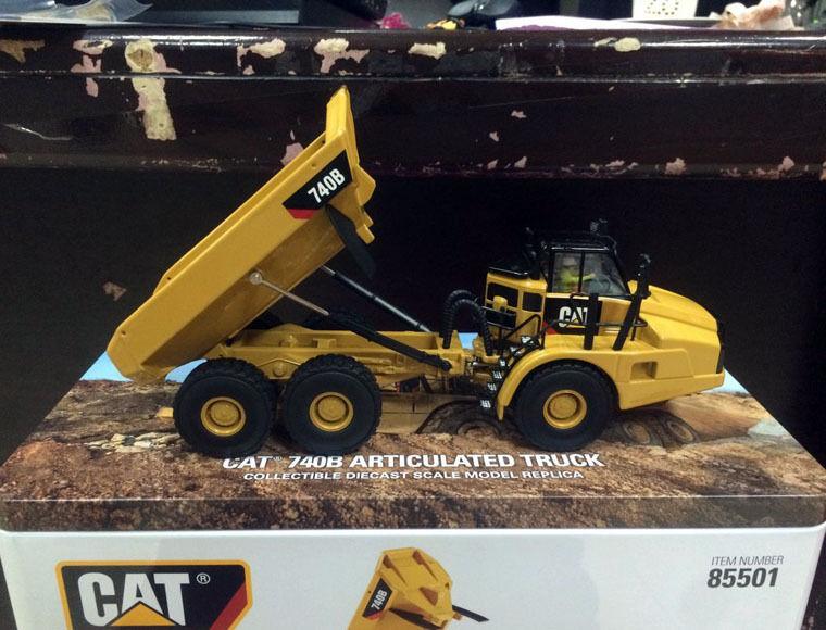 85501 Camión Articulado Cat 740B Escala 1:50