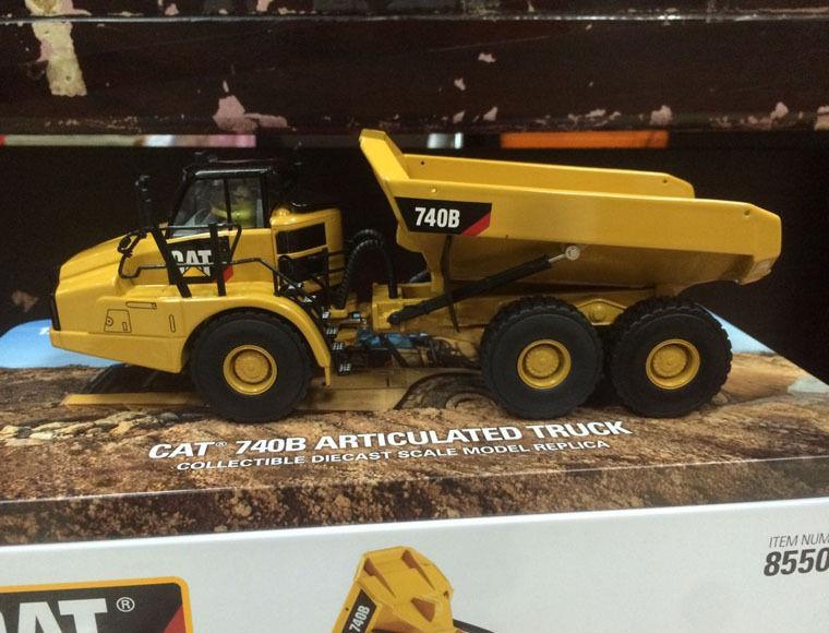 85501 Camión Articulado Cat 740B Escala 1:50