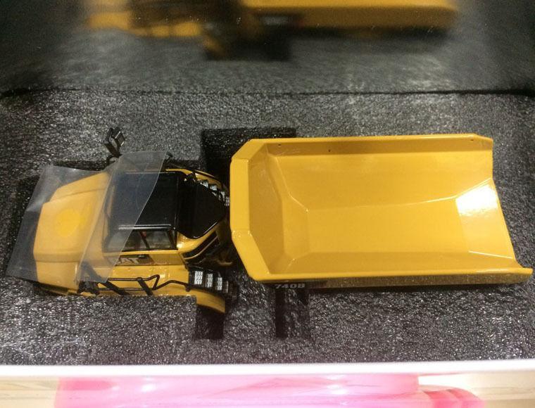 85501 Camión Articulado Cat 740B Escala 1:50