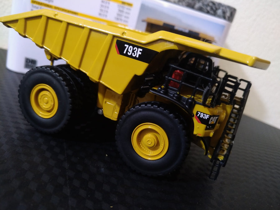 85518 Camión Minero Caterpillar 793F Escala 1:125 - KATZER