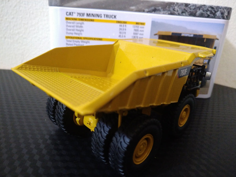 85518 Camión Minero Caterpillar 793F Escala 1:125 - KATZER