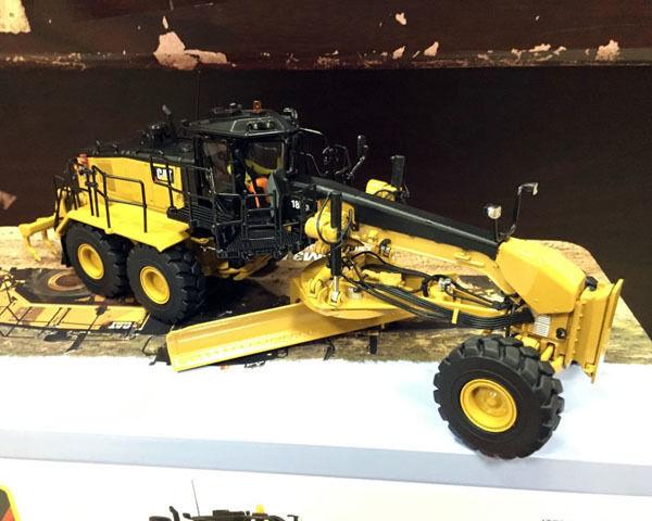 85521 Motoniveladora Caterpillar 18M3 Escala 1:50 - KATZER