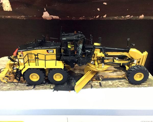 85521 Motoniveladora Caterpillar 18M3 Escala 1:50 - KATZER