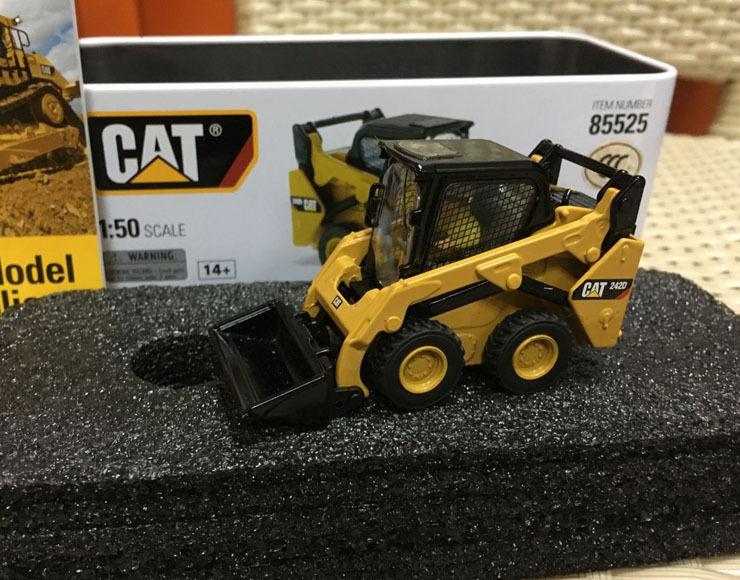 85525 Minicargador Caterpillar 242D Escala 1:50 - KATZER