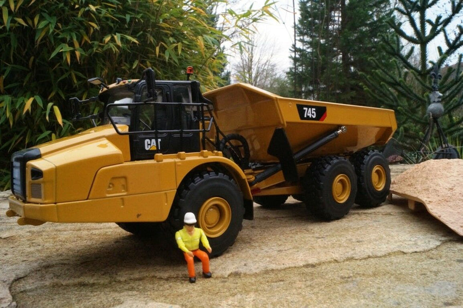 85528 Camión Articulado Cat 745 Escala 1:50 - KATZER