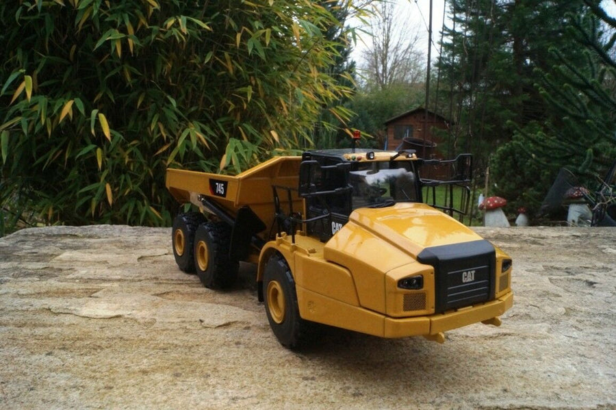 85528 Camión Articulado Cat 745 Escala 1:50 - KATZER