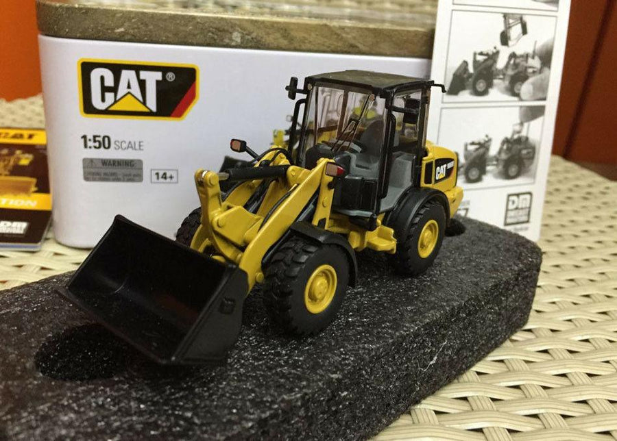 85557 Cargador De Ruedas Cat 906M Escala 1:50 - KATZER