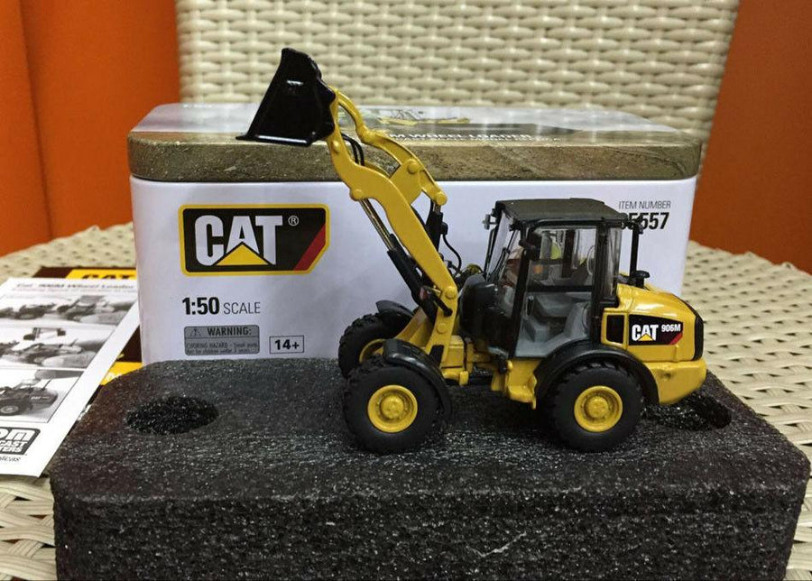 85557 Cargador De Ruedas Cat 906M Escala 1:50 - KATZER