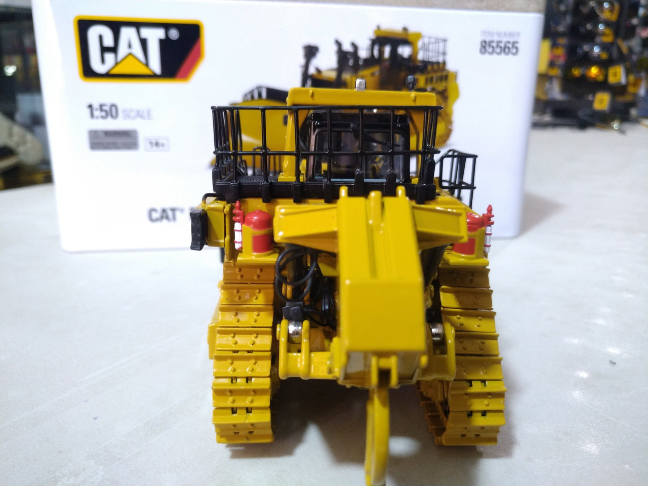85565 Tractor de Orugas Cat D11T JEL Design Escala 1:50 - KATZER