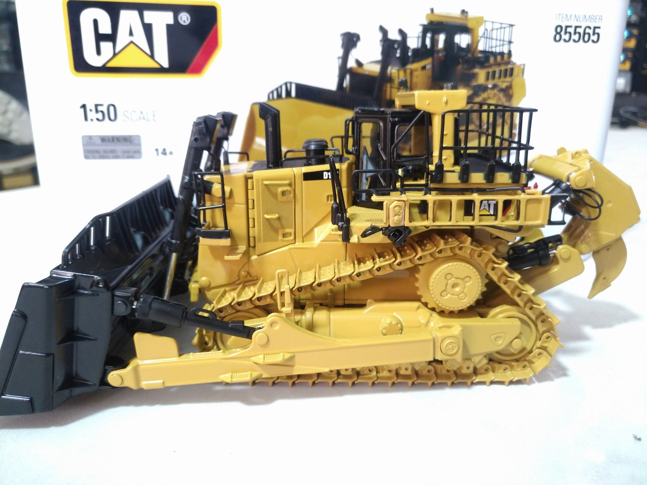 85565 Tractor de Orugas Cat D11T JEL Design Escala 1:50 - KATZER