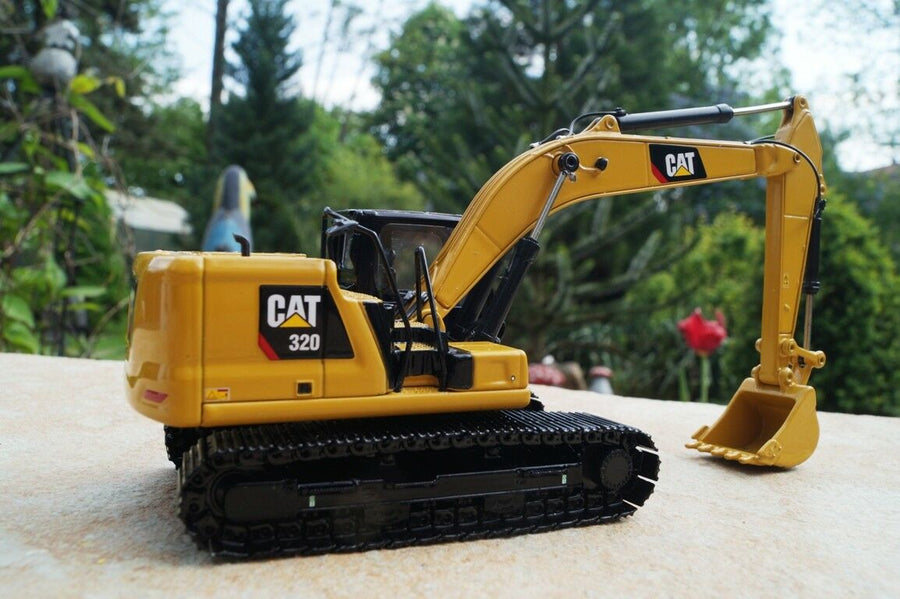 85569 Excavadora Hidráulica Cat 320 Escala 1:50 - KATZER