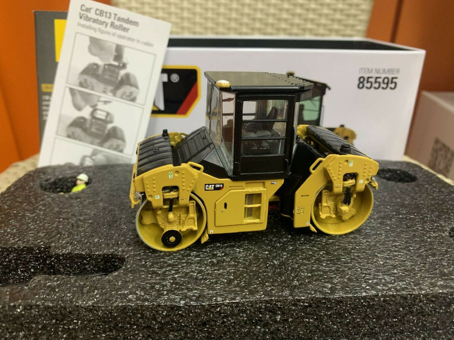 85595 Rodillo Compactador Cat CB-13 Escala 1:50 - KATZER