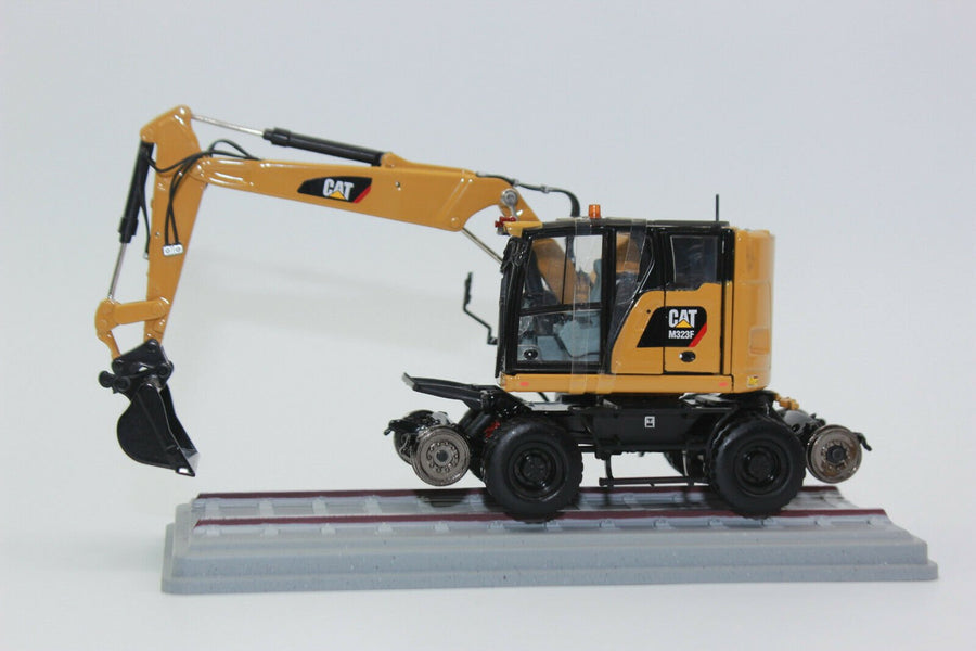 85662 Excavadora De Ruedas Cat M323F Escala 1:50 - KATZER