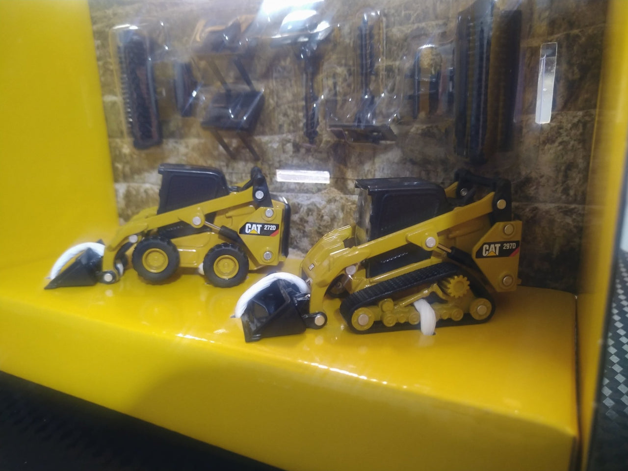 85693 Minicargador Cat 272D2 & 297D2 Escala 1:64 - KATZER