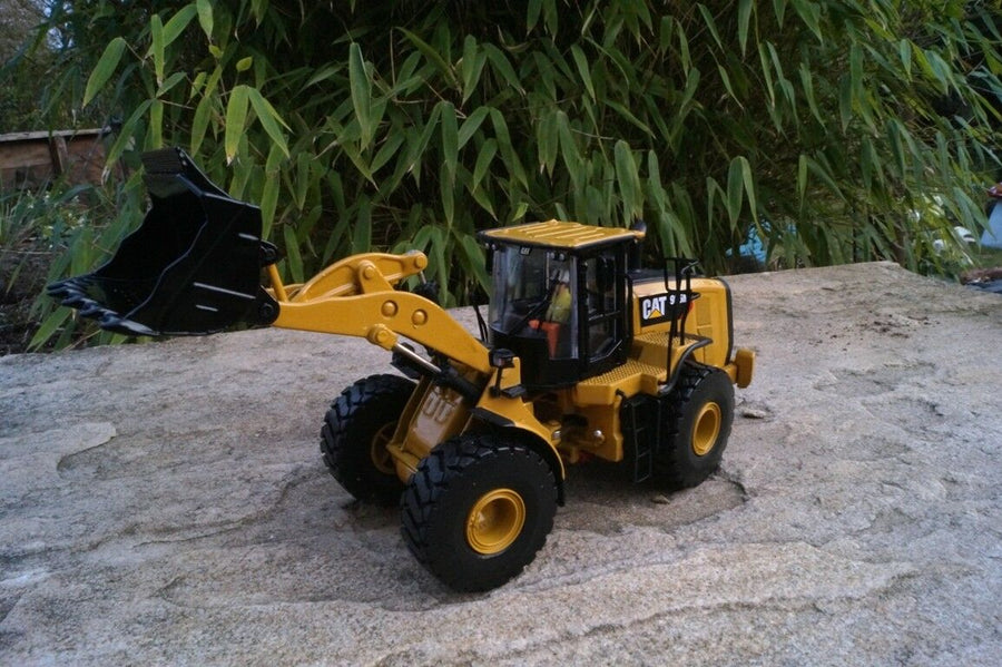 85928 Cargador de Ruedas Caterpillar 966M Escala 1:50 - KATZER