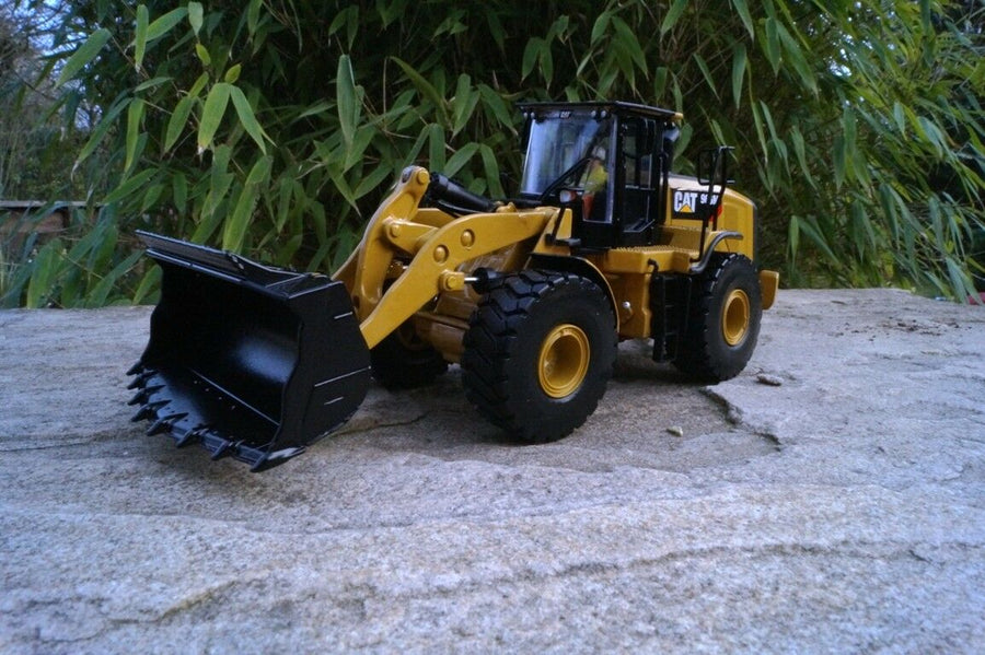 85928 Cargador de Ruedas Caterpillar 966M Escala 1:50 - KATZER