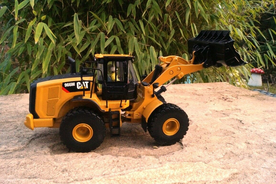 85928 Cargador de Ruedas Caterpillar 966M Escala 1:50 - KATZER