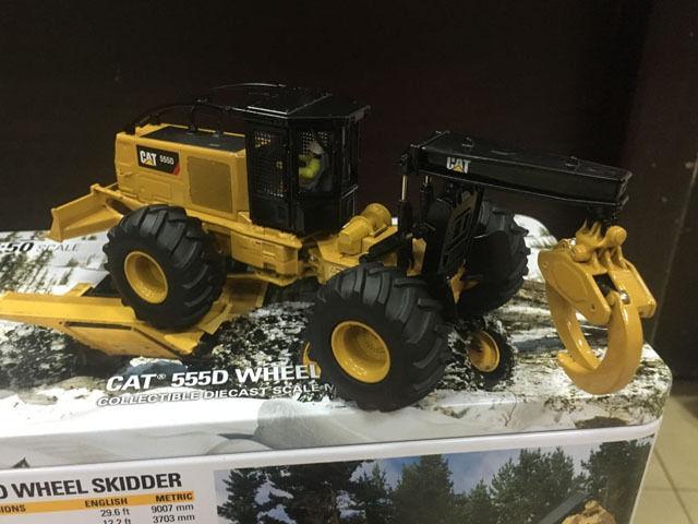 85932 Tractor Forestal Caterpillar 555D Escala 1:50 - KATZER