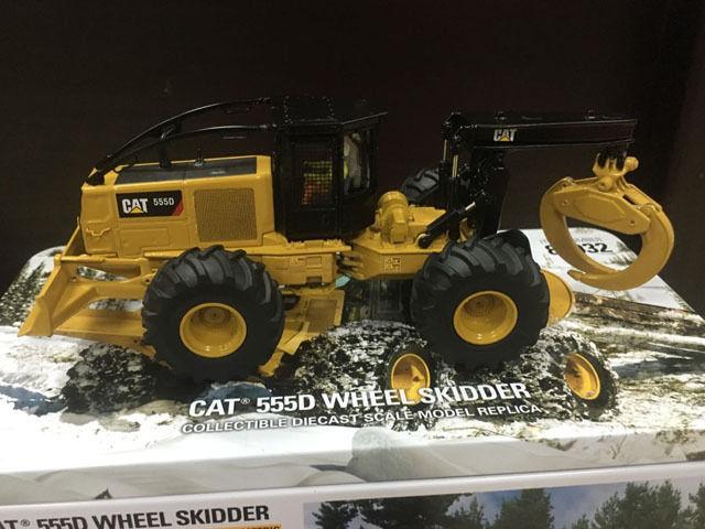 85932 Tractor Forestal Caterpillar 555D Escala 1:50 - KATZER