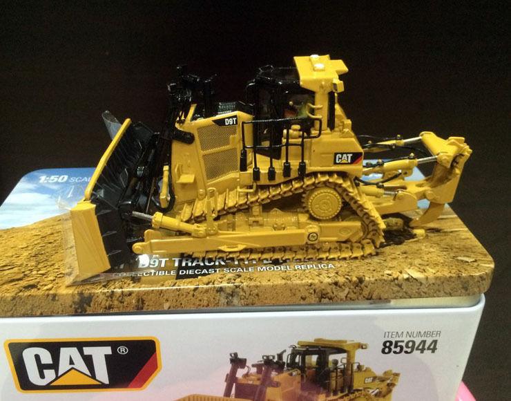 85944 Tractor de Orugas Caterpillar D9T Escala 1:50 (Pre Venta) - KATZER