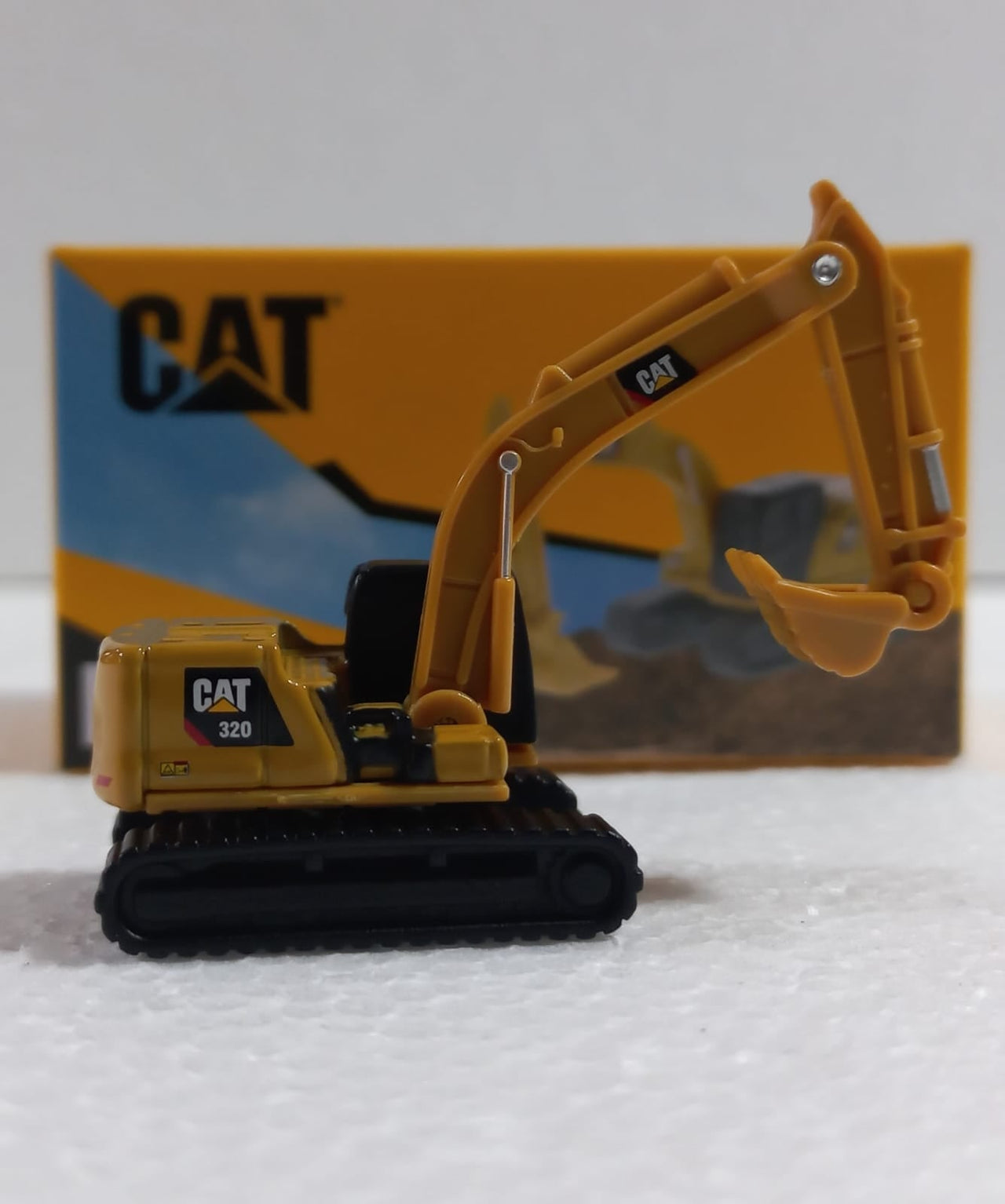 85977CB Excavadora Hidráulica Caterpillar 320 - KATZER