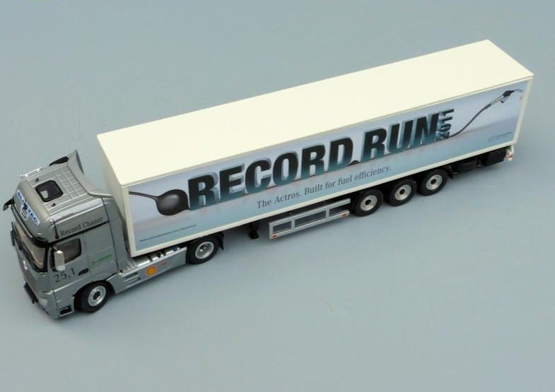 862-03 Tráiler Mercedes Benz FH25 Record Run Escala 1:50 (Modelo Descontinuado) - KATZER