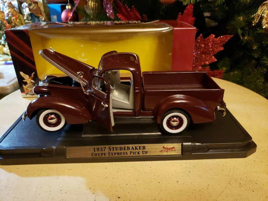 92458 Camioneta Studebaker Coupe Express Pick Up Año 1937 Escala 1:18 (Road Signature Collection) - KATZER