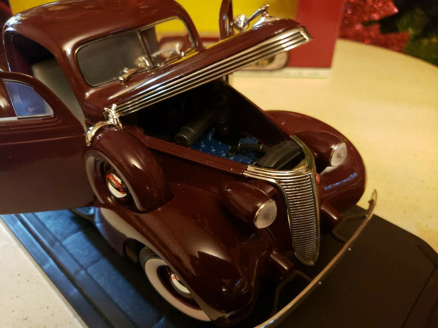 92458 Camioneta Studebaker Coupe Express Pick Up Año 1937 Escala 1:18 (Road Signature Collection) - KATZER