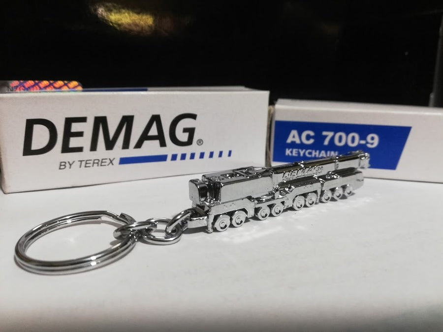 99-10105 Llavero de Grúa Móvil Demag AC700-9 - KATZER