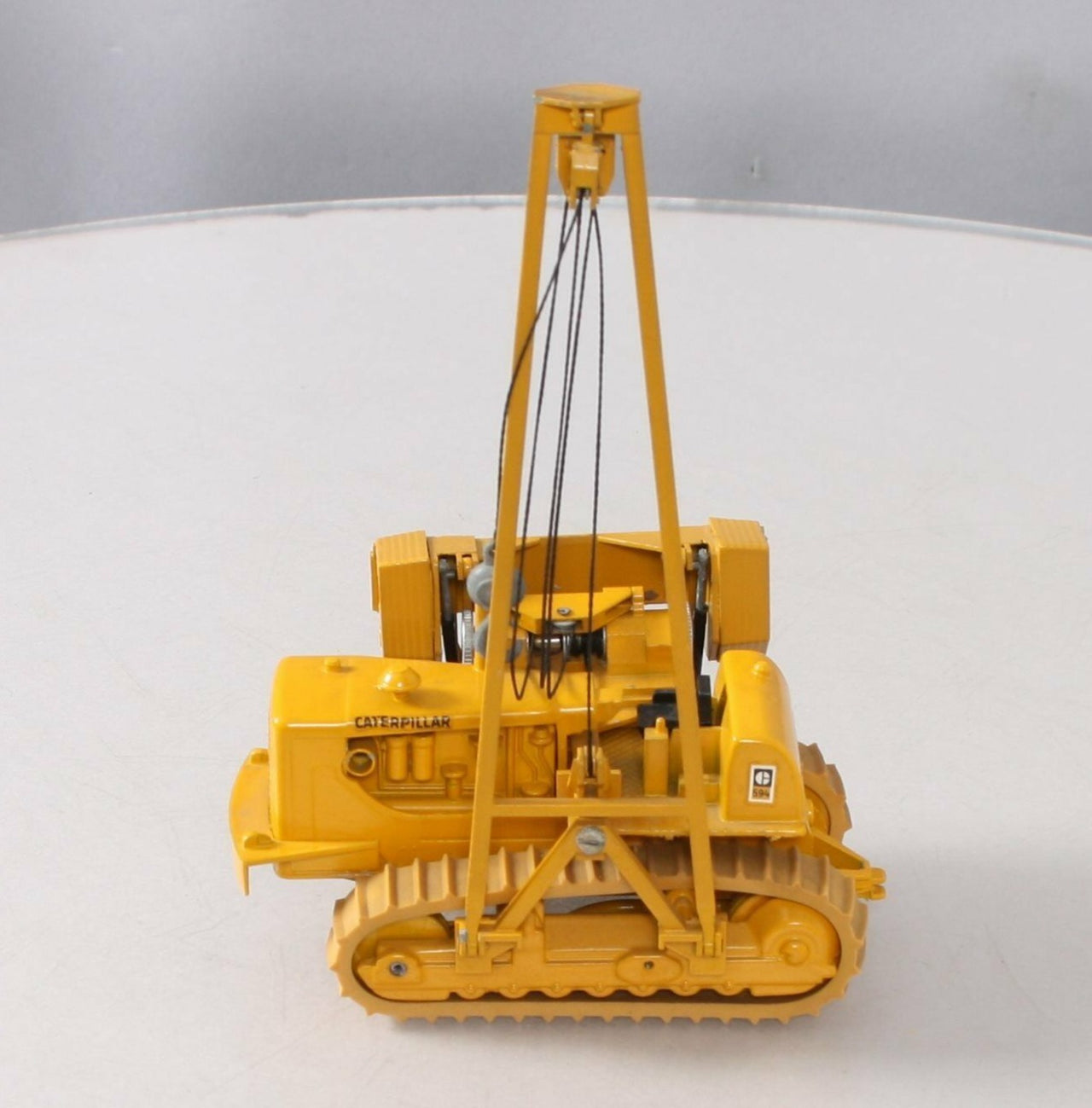 Tractor Tiende Tubos  594 Escala 1:50 (Modelo Descontinuado)