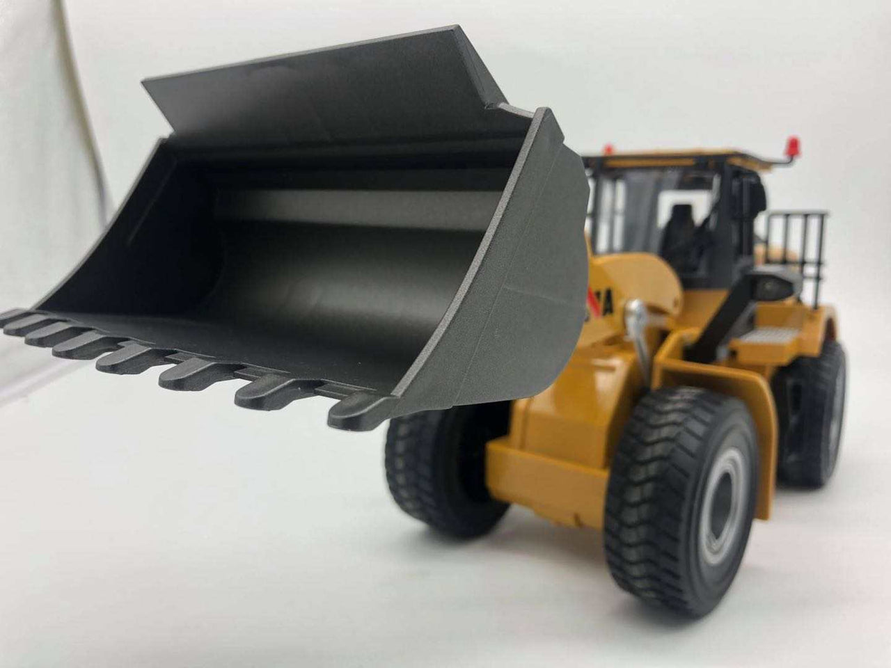 Cargador De Ruedas Control Remoto Huina Escala 1:24