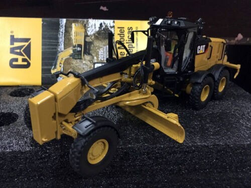Motoniveladora  12M3 Escala 1:50 (Modelo Descontinuado)