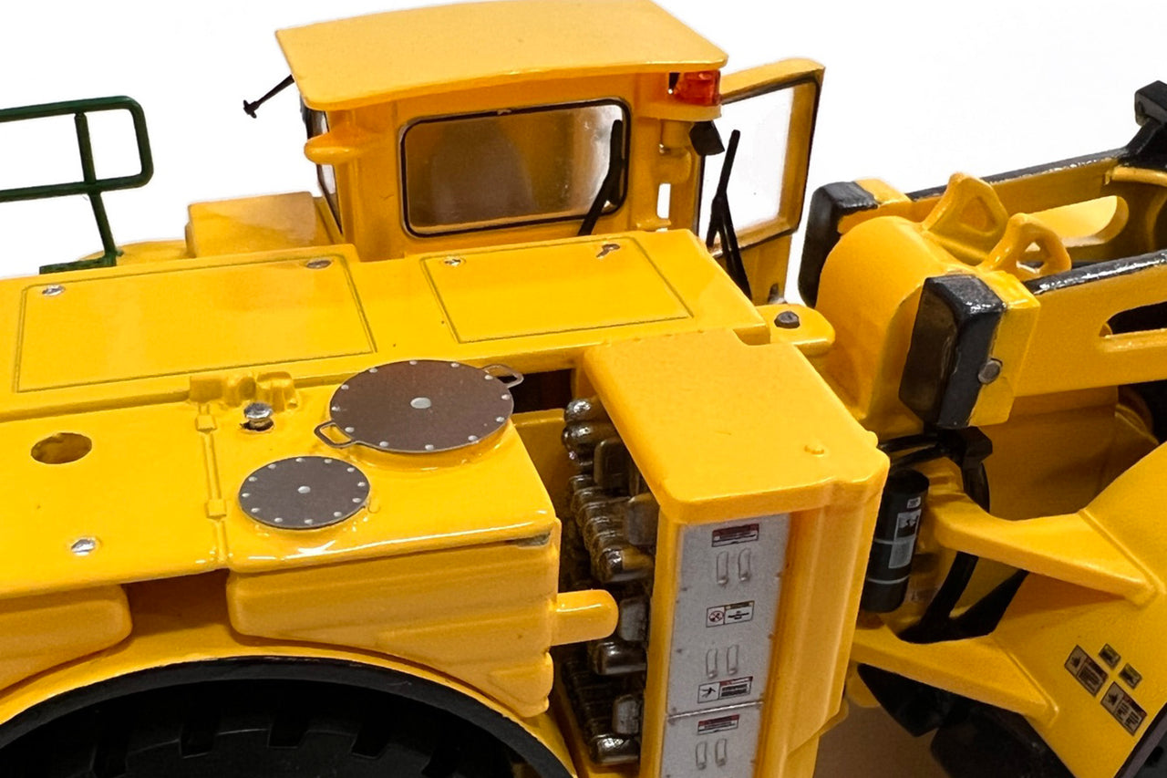 Cargador De Bajo Perfil Komatsu WX22H Escala 1:50